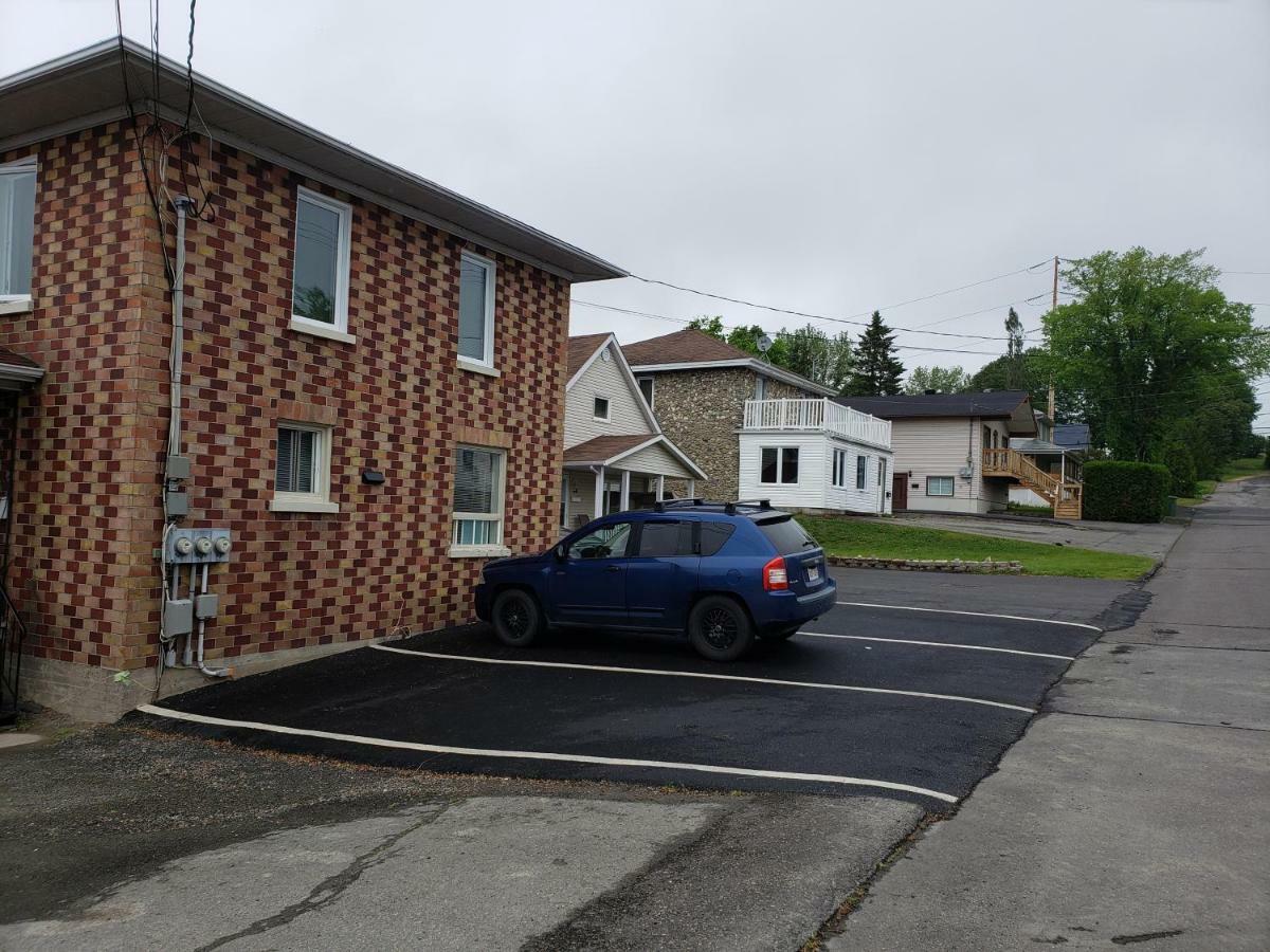 Cozy Quiet Place Next To Hwy Smart Tv+Wifi+Netflix Edmundston Exterior foto